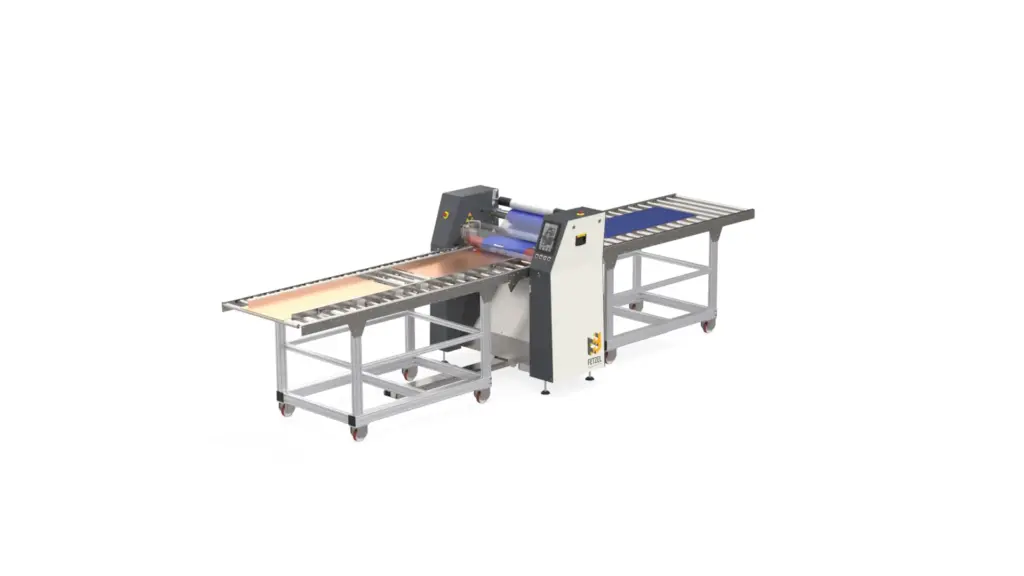 Laminator mit sehr langen Einlauf- und Auslauftischen für die Verarbeitung langer Plattenmaterialien z.B. Edelstahlplatten, Aluminiumplatten, Leiterplatten, Holzplatten oder Keramikmaterialien