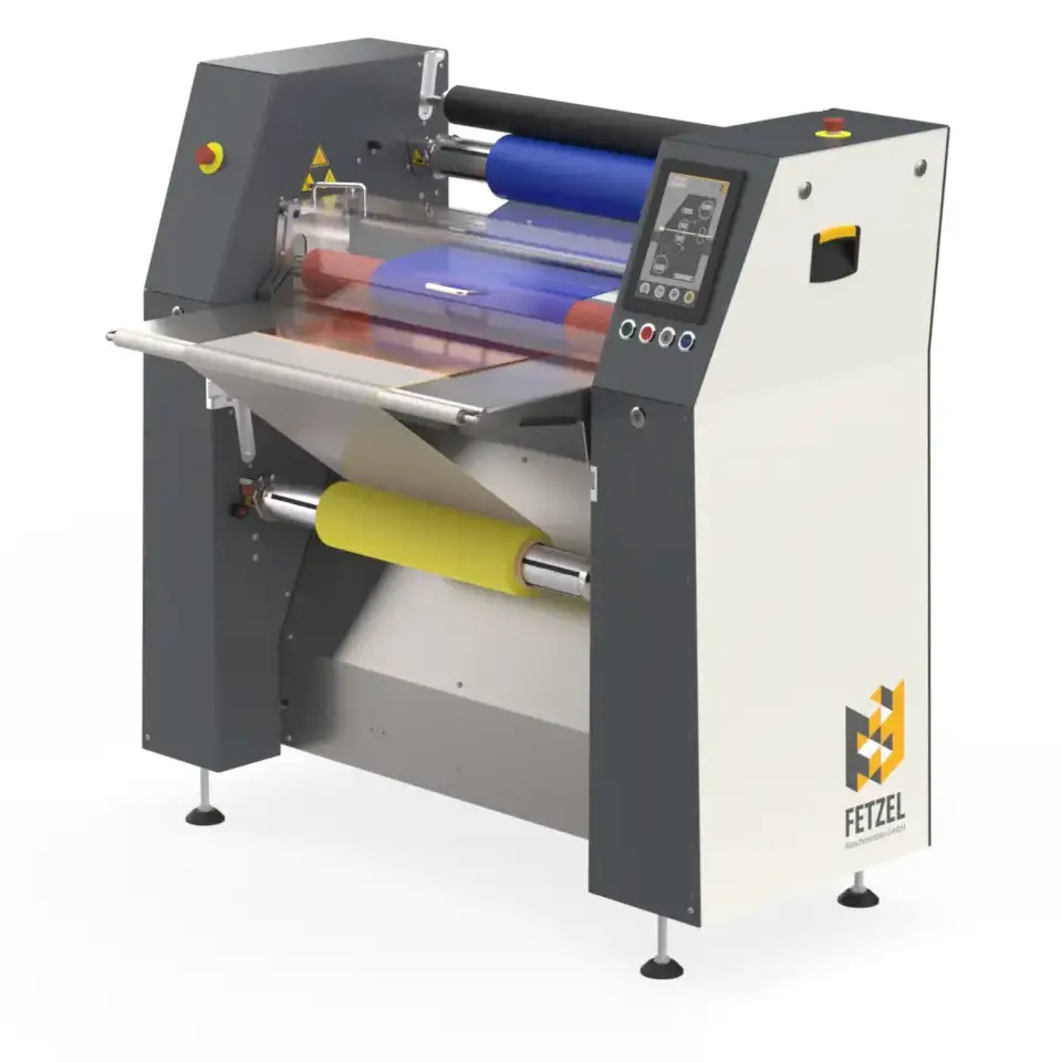 Laminator UVL60 mit beheizten Laminierwalzen, zwei Folienabwicklungen und einem einfachen Einlauftisch. Die Maschine ermöglicht verschiedene Bearbeitungsarten von Sheet to Sheet Sheet/Roll to Sheet, oder Roll/Roll to Sheet.
